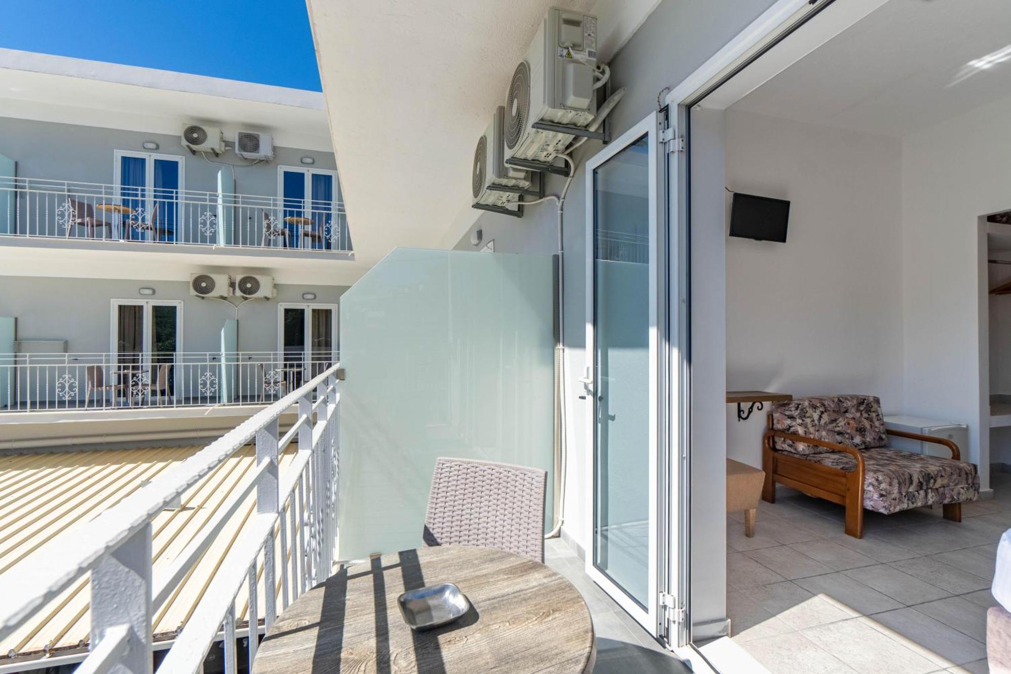 Angela Hotel & Apartments Gouvia Ngoại thất bức ảnh
