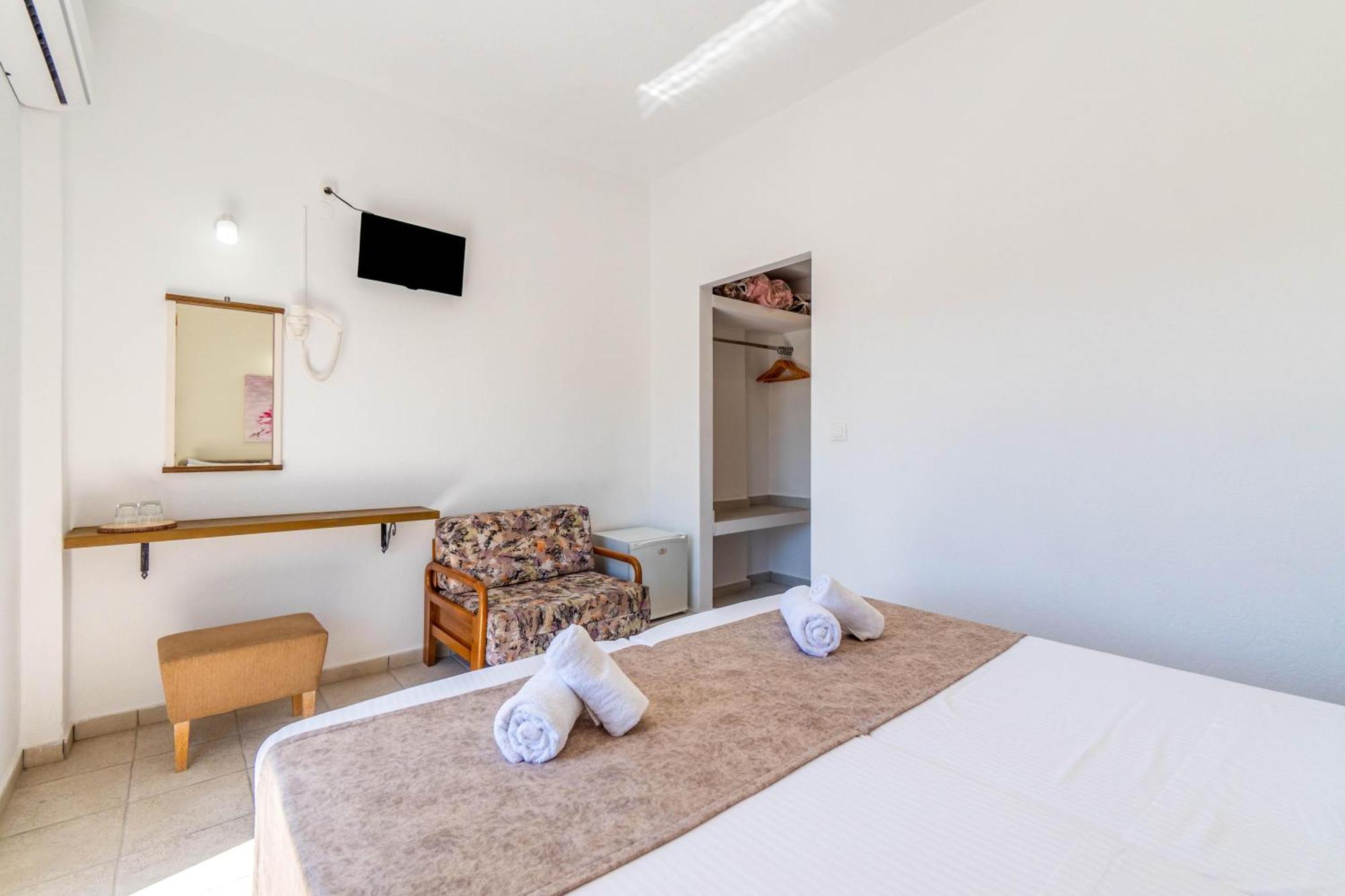 Angela Hotel & Apartments Gouvia Ngoại thất bức ảnh